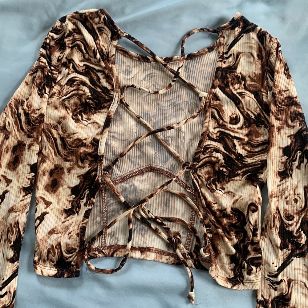 Patterned Crop top - Picture 2 of 2